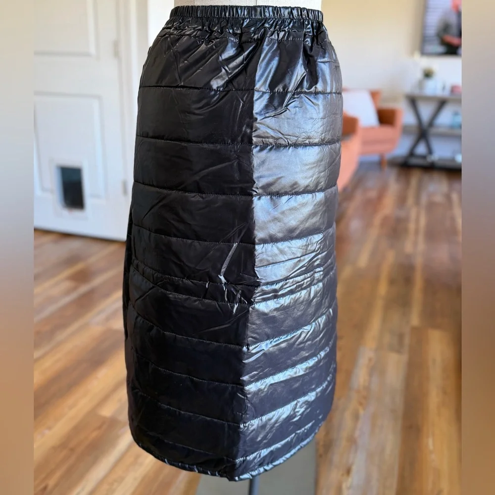 Women's Quilted Black Puffer Zip Front Skirt Size M #260771